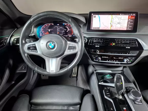 BMW 520 d Pack M Auto 6
