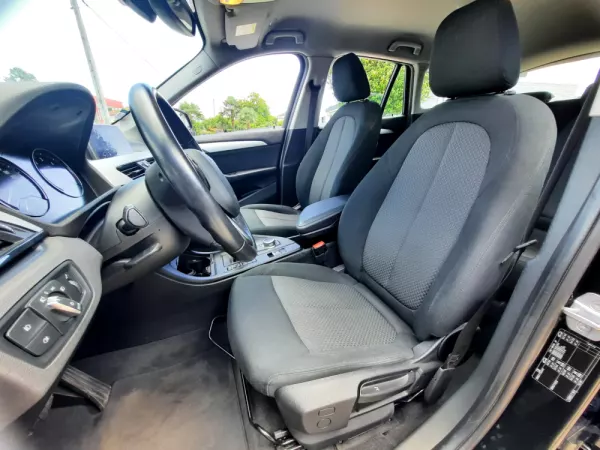 BMW X1 16 d sDrive Auto 12