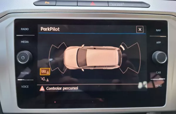 Volkswagen Passat Variant 1.6 TDi Confortline DSG 11