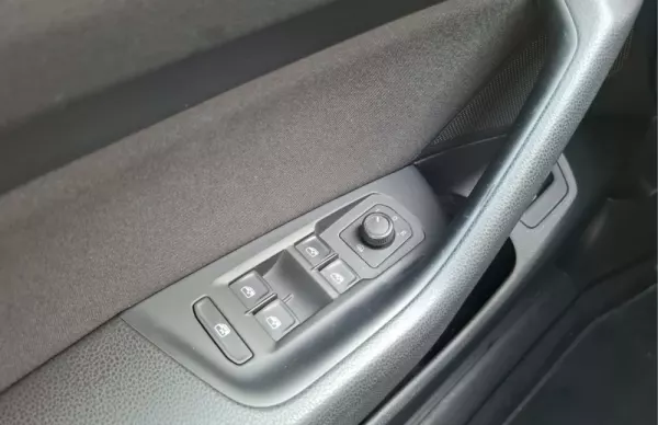 Volkswagen Passat Variant 1.6 TDi Confortline DSG 17