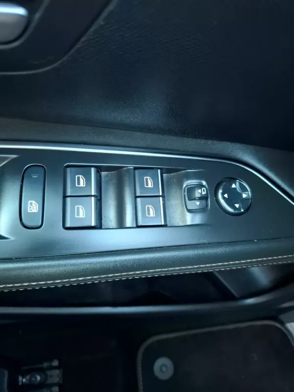 Peugeot 3008 1.6 Plug-in Hybrid GT e-DCS7 6