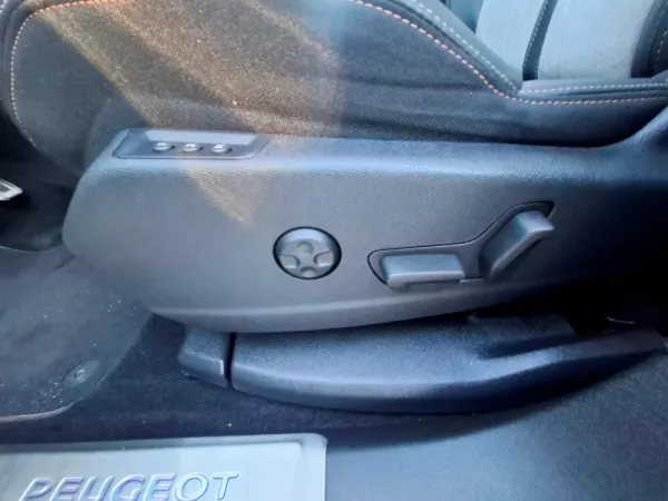 Peugeot 3008 1.6 Plug-in Hybrid GT e-DCS7 16