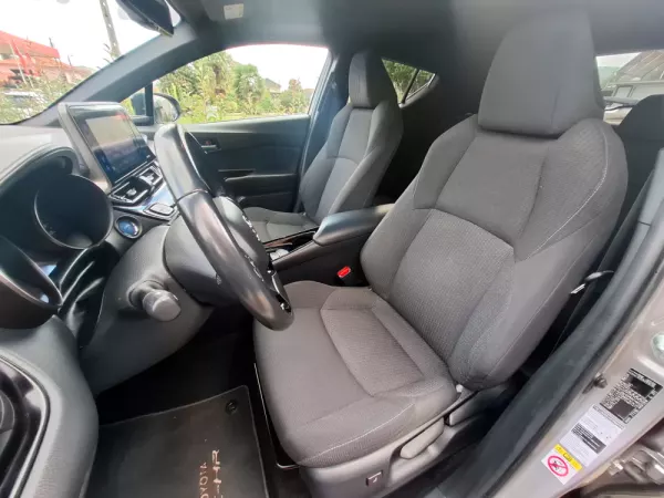 Toyota C-HR 1.8 Hybrid Square Collection 15