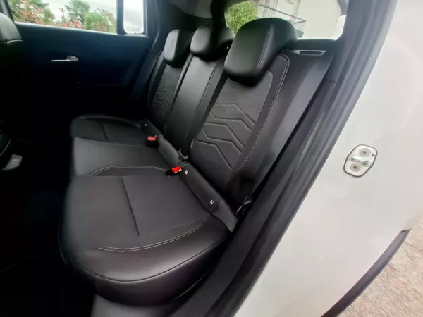 Jeep Avenger 1.2 GSE T3 Altitude 14