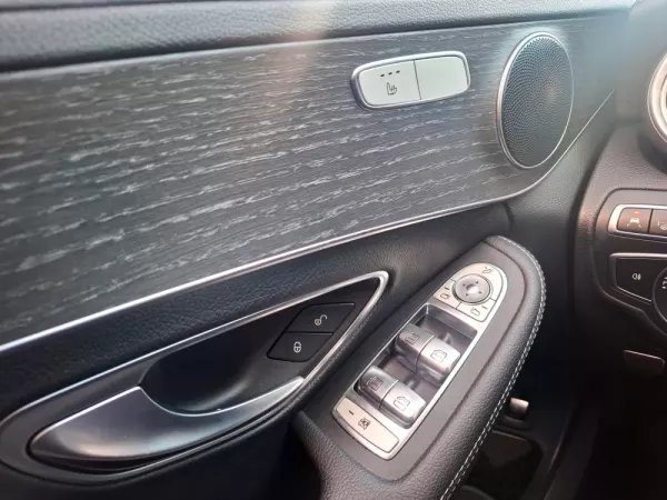 Mercedes-Benz C 300 de AMG Line 6