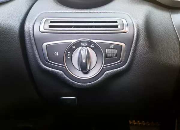 Mercedes-Benz C 300 de AMG Line 7