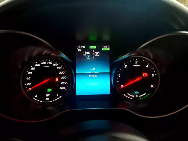 Mercedes-Benz C 300 de AMG Line 9