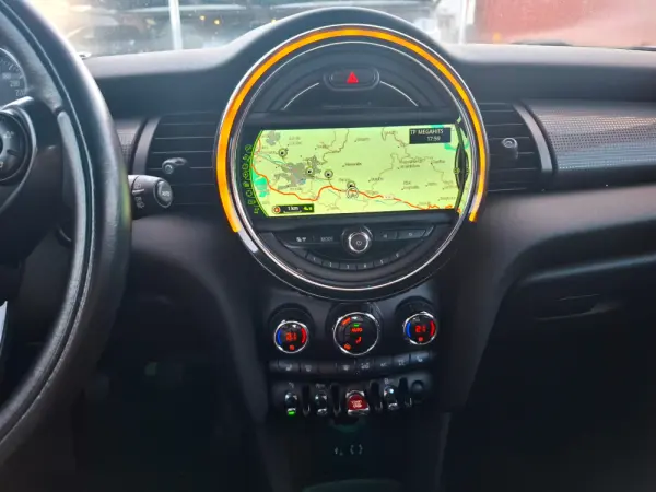 MINI 5 Portas Cooper D 11