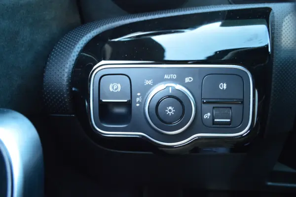 Mercedes-Benz A 180 d AMG Line 8