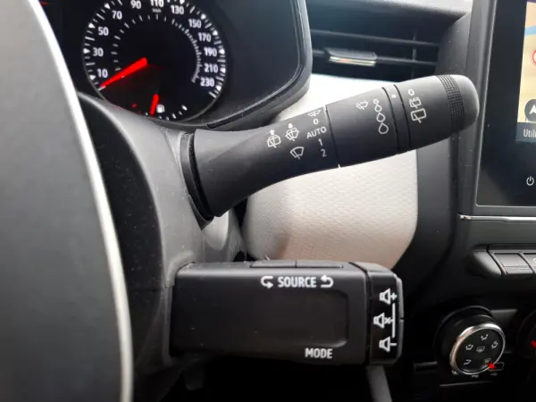 Renault Clio 1.0 TCe Evolution Bi-Fuel 11