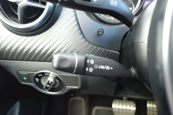 Mercedes-Benz A 200 d 4Matic 7G-DCT AMG Line 8