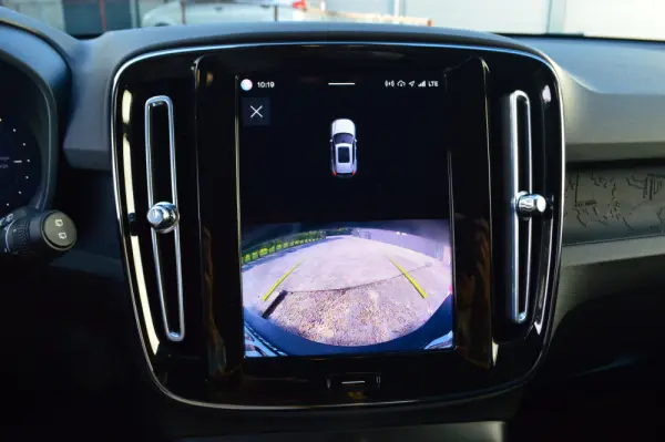 Volvo XC 40 Recharge Plus 12