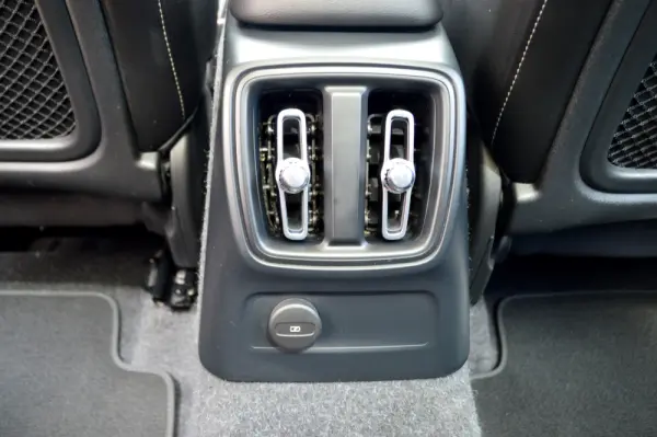 Volvo XC 40 1.5 T5 PHEV Inscription 15