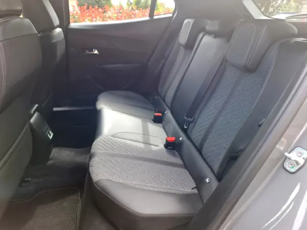 Peugeot 2008 1.2 Hybrid Allure e-DCS6 13