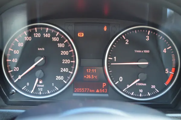 BMW 320 d Auto 9