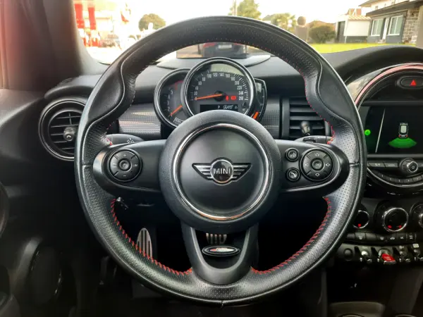MINI 5 Portas Cooper D Aut. 14