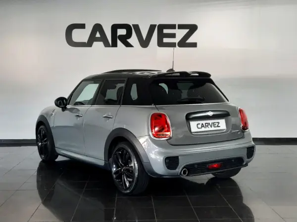 MINI 5 Portas Cooper D Aut. 4