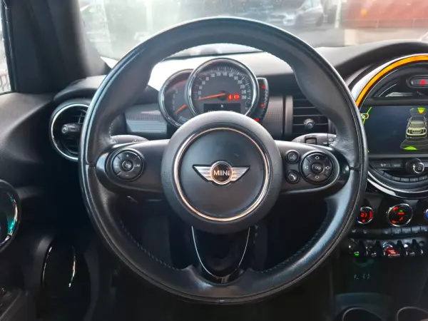 MINI 5 Portas Cooper D 10