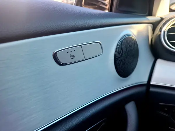 Mercedes-Benz E 300 de Avantgarde 6