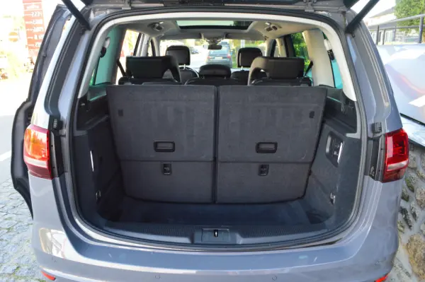 Volkswagen Sharan 2.0 TDI Highline DSG 27
