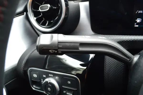 Mercedes-Benz A 180 Limousine d AMG Line Aut. 8