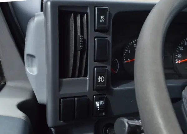 Isuzu NLR 35 9