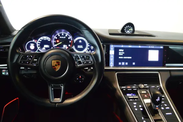 Porsche Panamera Sport Turismo Turbo S E-Hybrid 16