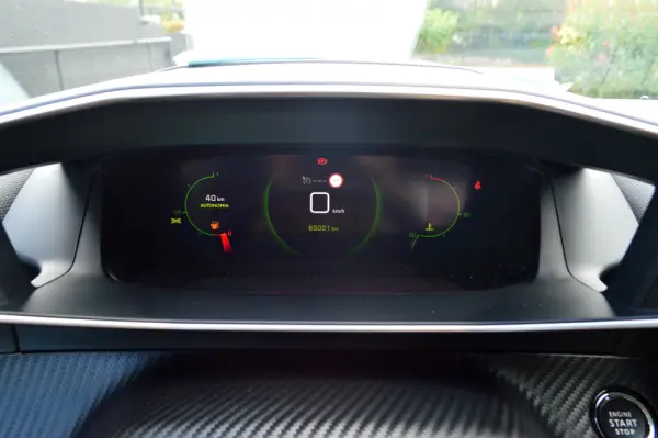 Peugeot 2008 1.5 BlueHDi Allure Pack 9