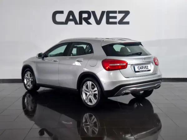 Mercedes-Benz GLA 200 d Aut. 4