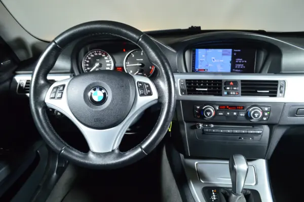 BMW 320 d Auto 15