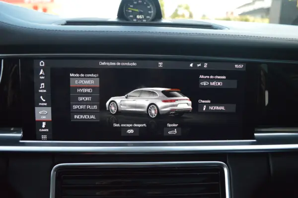 Porsche Panamera Sport Turismo Turbo S E-Hybrid 19