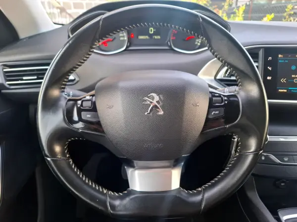 Peugeot 308 1.5 BlueHDi Business Line 8