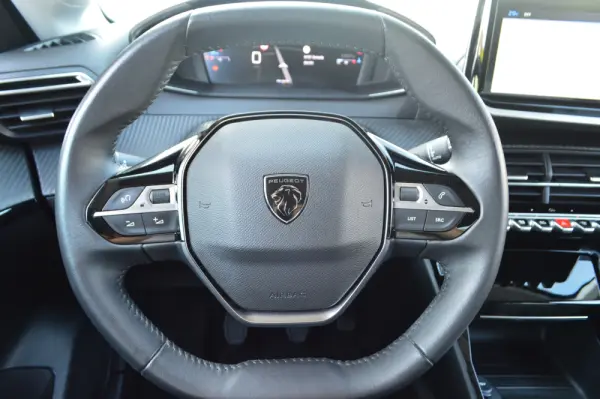 Peugeot 208 1.2 Allure 11