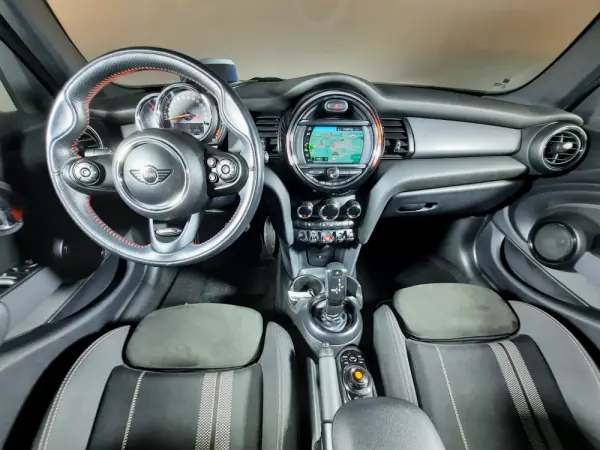 MINI 5 Portas Cooper D Aut. 16
