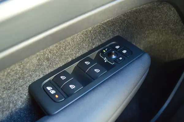 Volvo XC 40 Recharge Plus 6