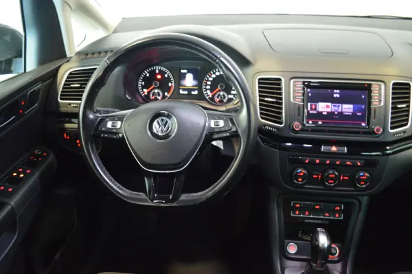 Volkswagen Sharan 2.0 TDI Highline DSG 18
