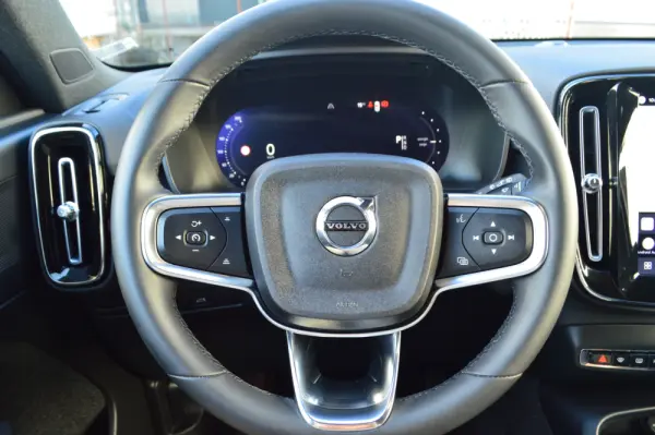 Volvo XC 40 Recharge Plus 10