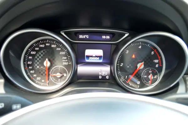 Mercedes-Benz A 200 d 4Matic 7G-DCT AMG Line 9