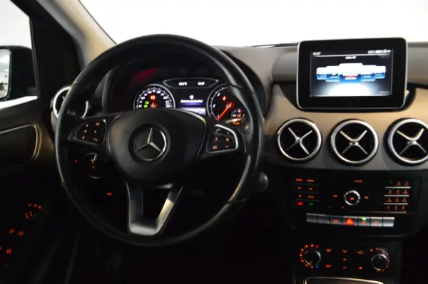 Mercedes-Benz B 180 d Urban Aut. 6