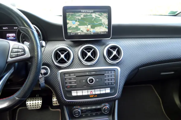 Mercedes-Benz A 200 d 4Matic 7G-DCT AMG Line 15
