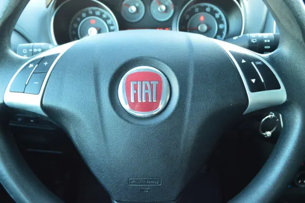 Fiat Punto 1.2 Young S&S 9