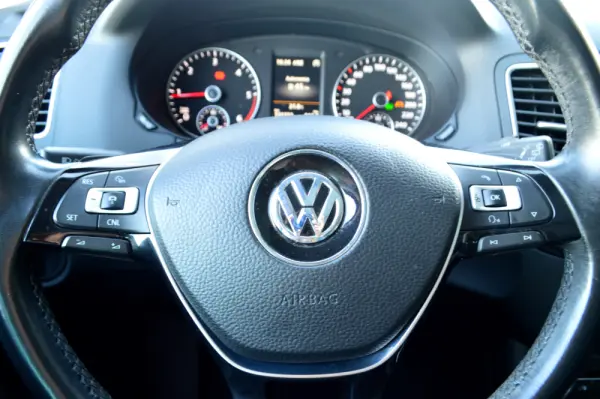 Volkswagen Sharan 2.0 TDI Highline DSG 11