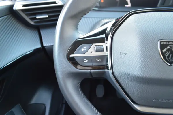 Peugeot 208 1.2 Allure 12