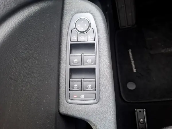 Renault Clio 1.0 TCe Evolution Bi-Fuel 6