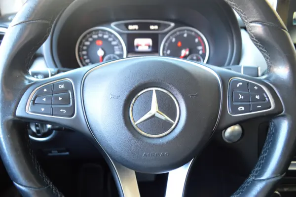 Mercedes-Benz B 180 d Urban Aut. 10