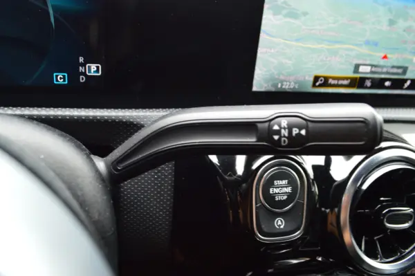 Mercedes-Benz A 180 Limousine d AMG Line Aut. 10