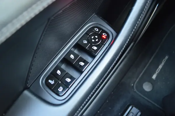 Porsche Panamera Sport Turismo Turbo S E-Hybrid 6