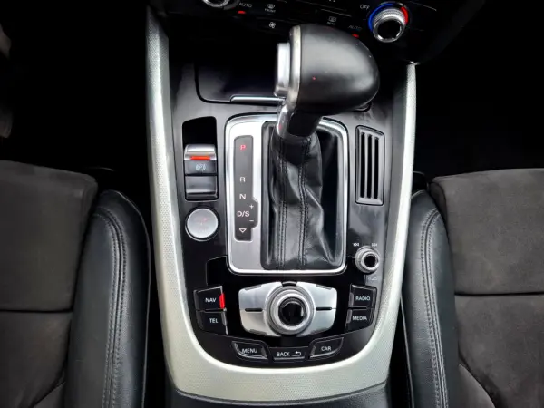 Audi Q5 2.0 TDI quattro Sport S-tronic 14