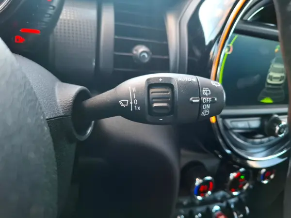 MINI 5 Portas Cooper D 9