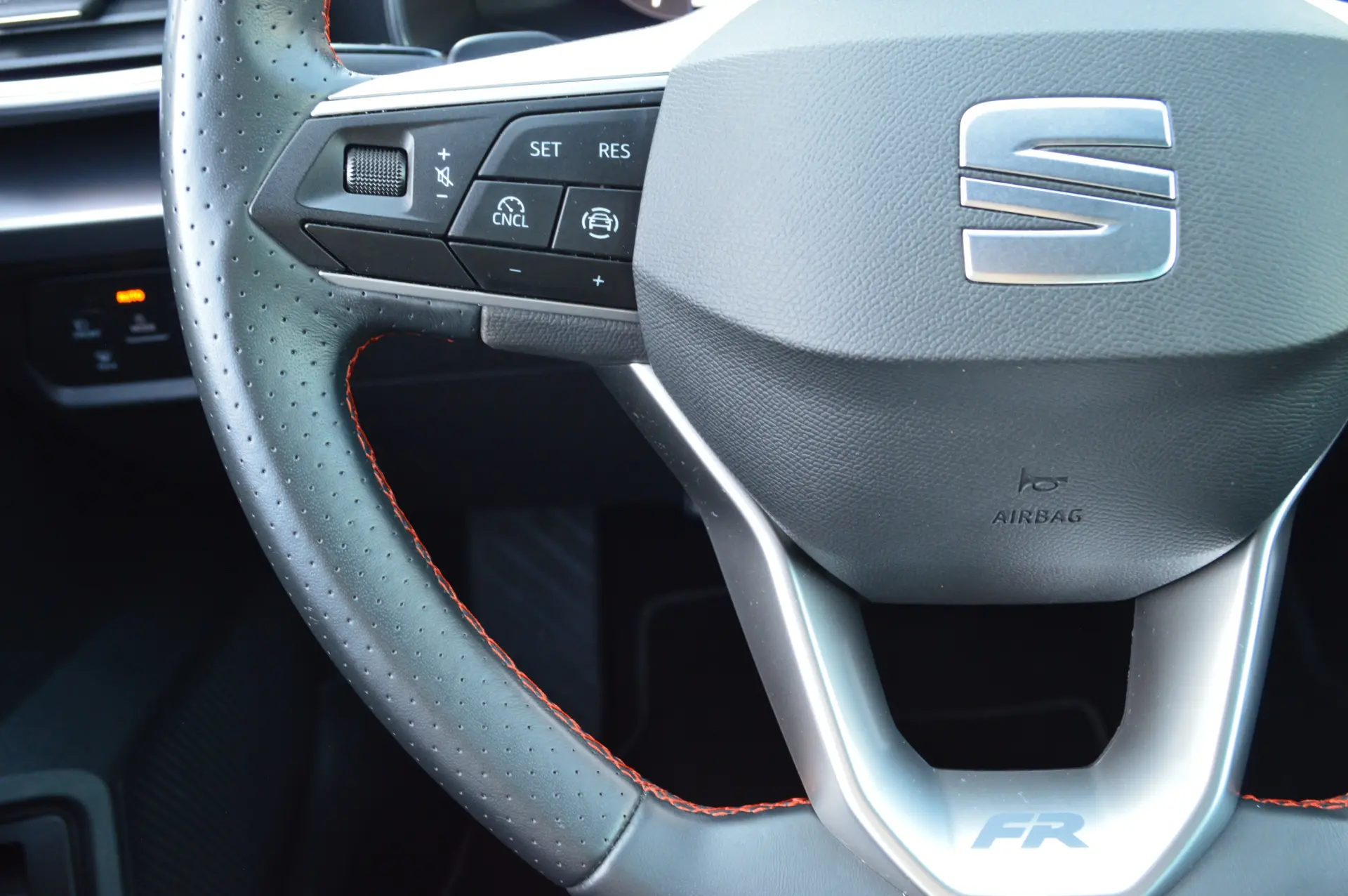 SEAT Leon 1.5 TSI e-Hybrid FR DSG 11